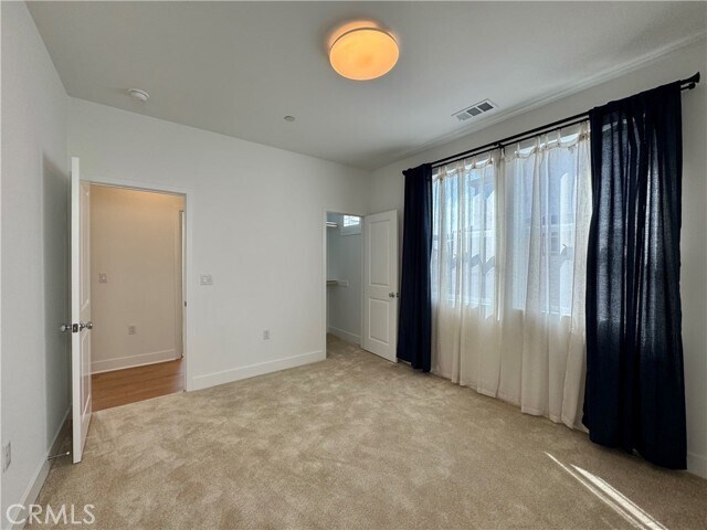 Building Photo - 450 Lobata