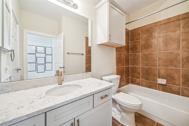 Building Photo - 5841 Katy St