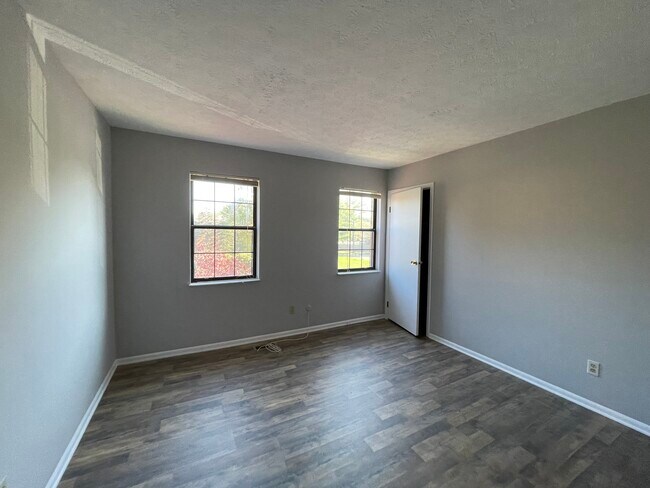 Building Photo - 6455 Brookedge Ct