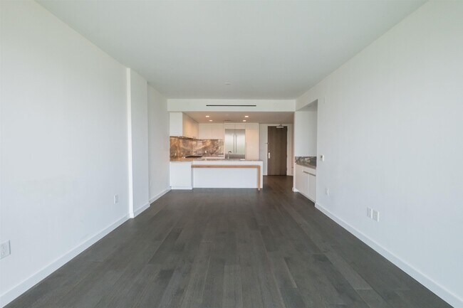 Building Photo - 320 Adolphus Ave