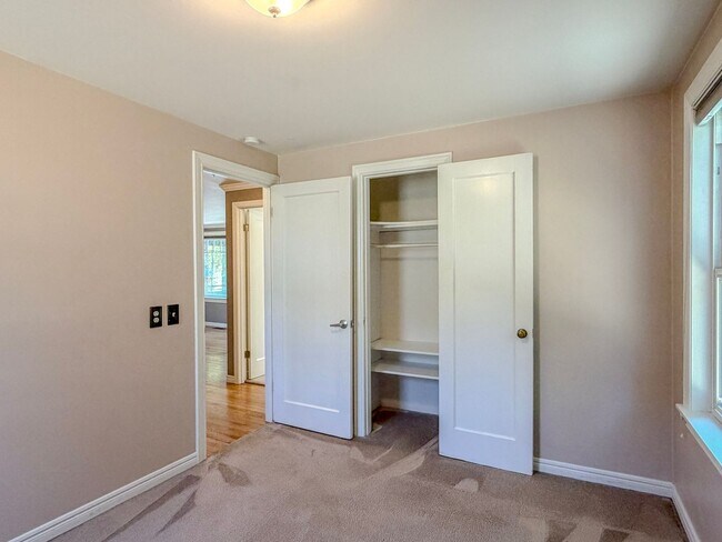 Building Photo - Lovely 4bd/2bth Haller Lake Home in North Seattle, $3,995/mo.