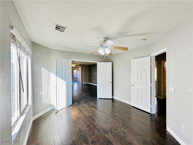 Building Photo - 5054 Benezette Ct
