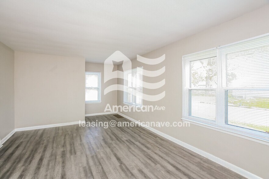 Building Photo - 1253 N Meade St