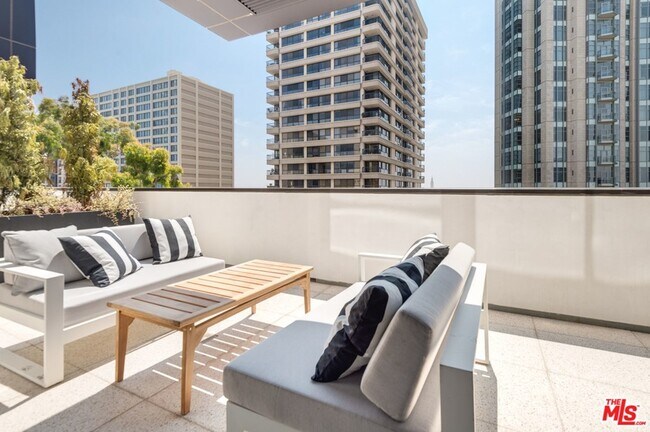 Building Photo - 10777 Wilshire Blvd