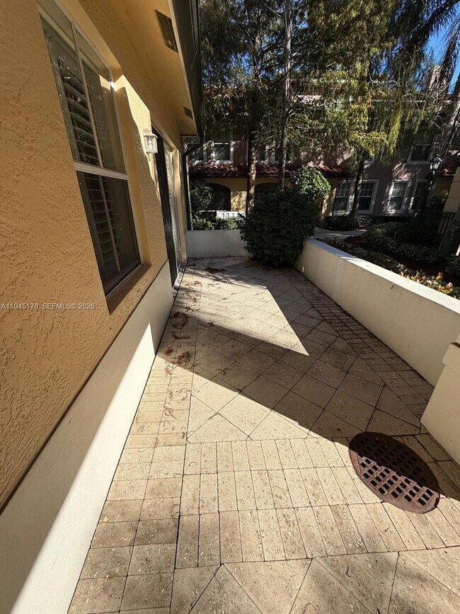 Building Photo - 6598 W Sample Rd