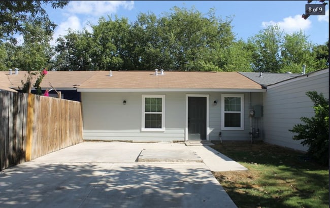 Building Photo - Beautifully renovated home