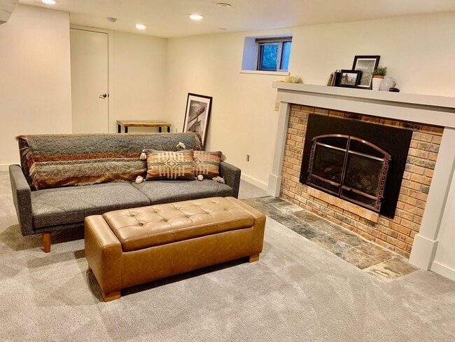 Building Photo - Charming 3 Bed, 2 Bath Craftsman in Missoula’s Coveted University Area