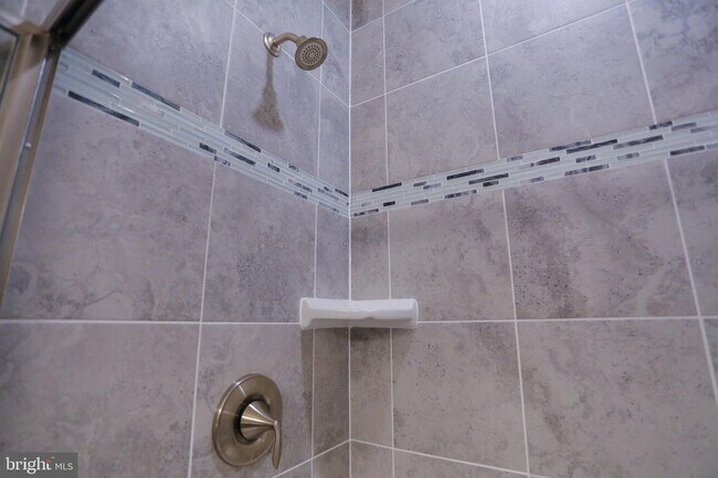 Building Photo - 45132 Kincora Dr