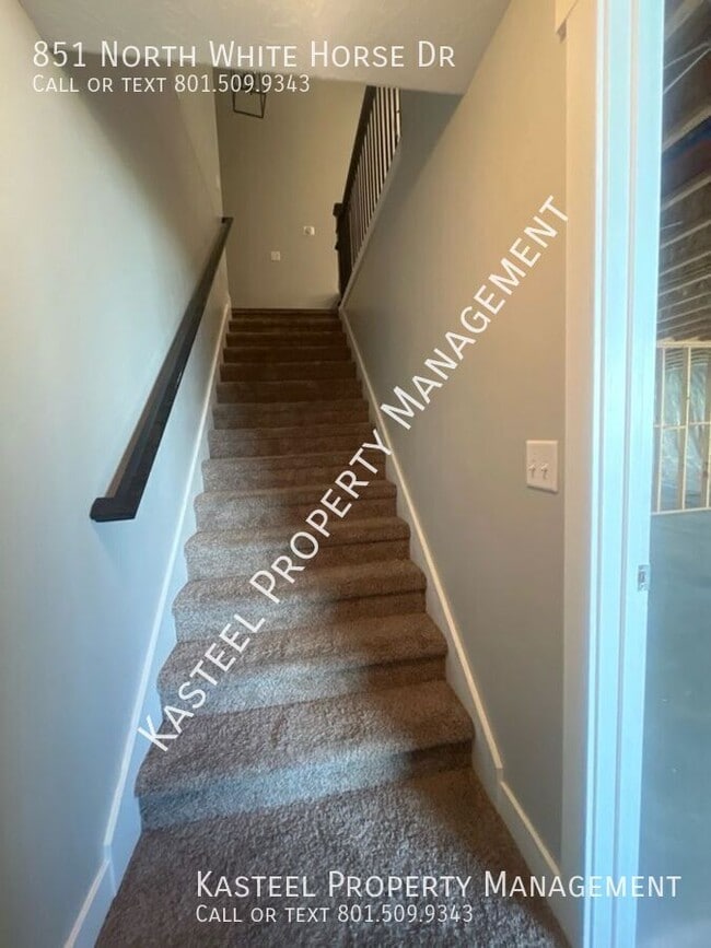 Building Photo - 851 White Horse Dr