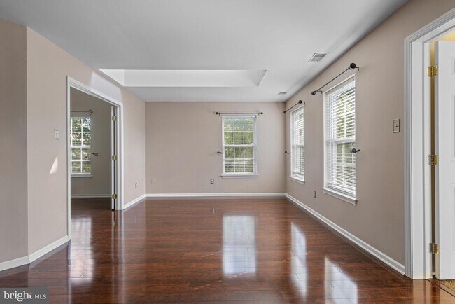 Building Photo - 312 River Birch Cir