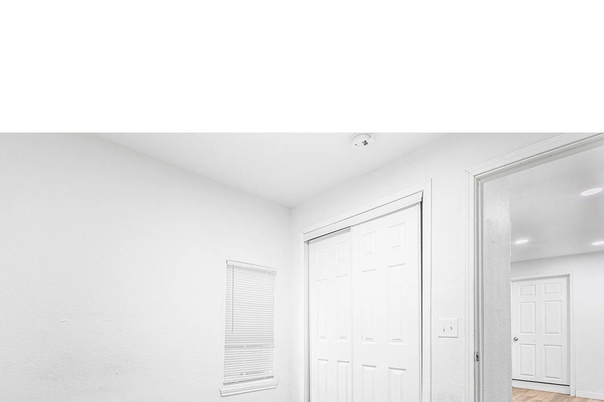 Building Photo - 3537 S Laredo St