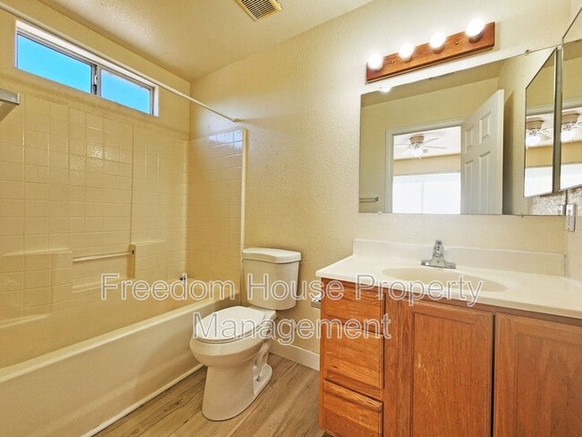 Building Photo - 1081 Marne Ct