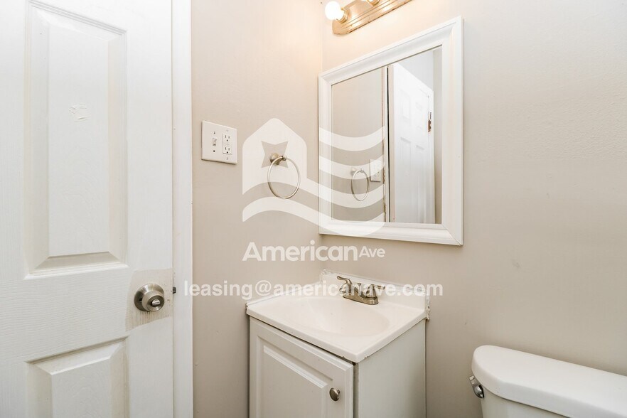 Building Photo - 6818 Eisele St