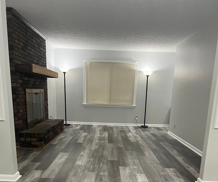 Building Photo - 486 Lacebark Dr