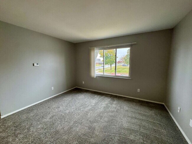 Building Photo - 2 bed| 1 bath