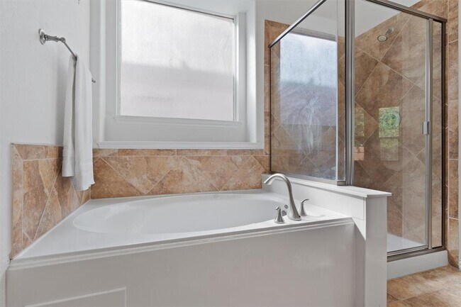 Building Photo - 2529 Mirasol Loop