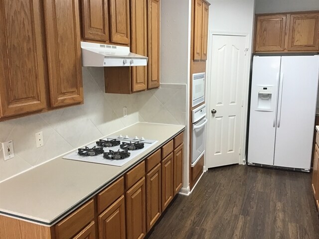 Building Photo - 22327 Merabrook Dr