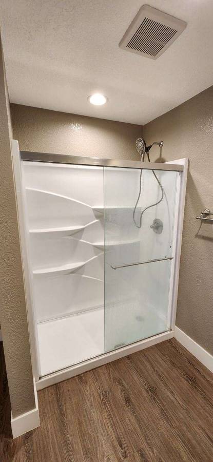 Primary Suite - Shower Enclosure - 1324 La Honda Dr