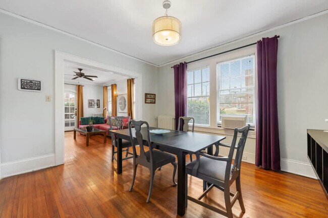 Building Photo - 536 Hawthorne Ln