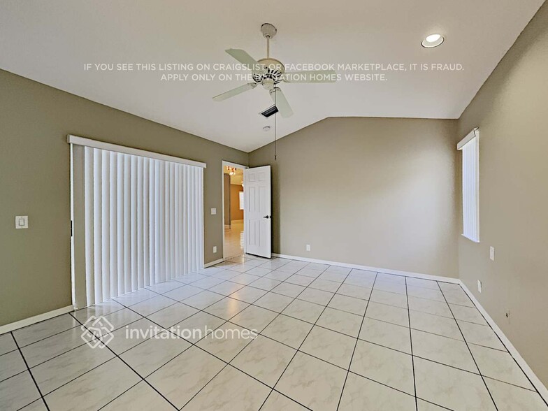 Building Photo - 161 E Bayridge Dr