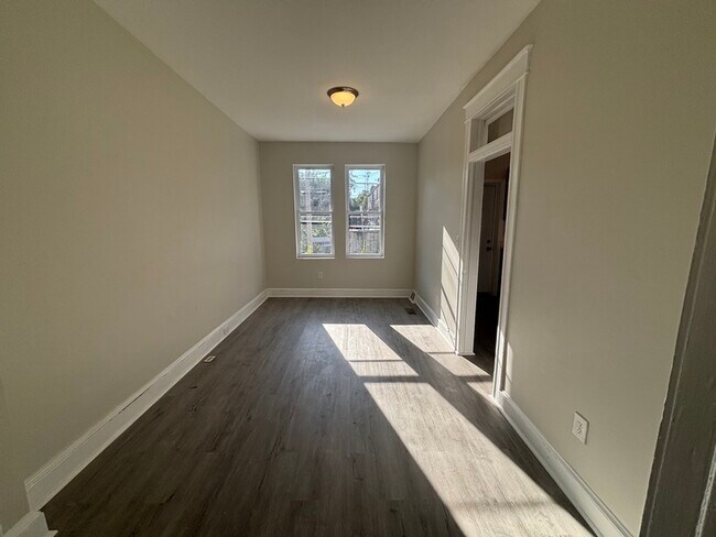 Building Photo - 410 N Loudon Ave