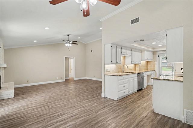 Building Photo - 2701 Whitehurst Dr