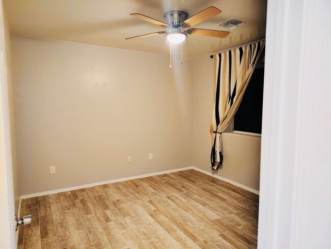 Building Photo - 73 Ver Patria