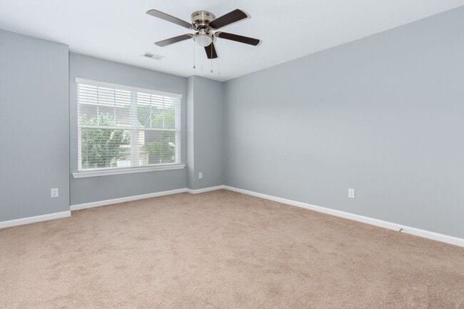 Building Photo - House in the desirable location of West Co...