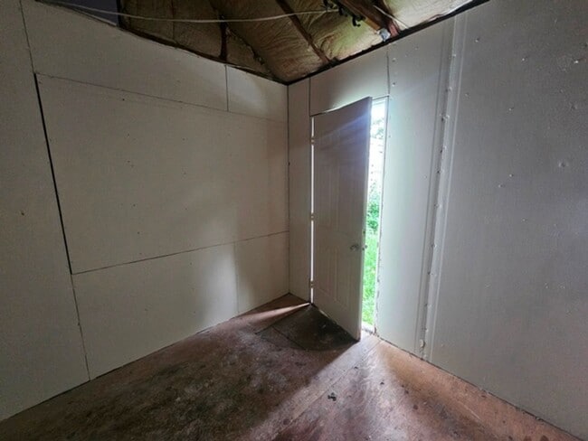 Building Photo - 4Bd/2Ba Two Story House-For Viewing!