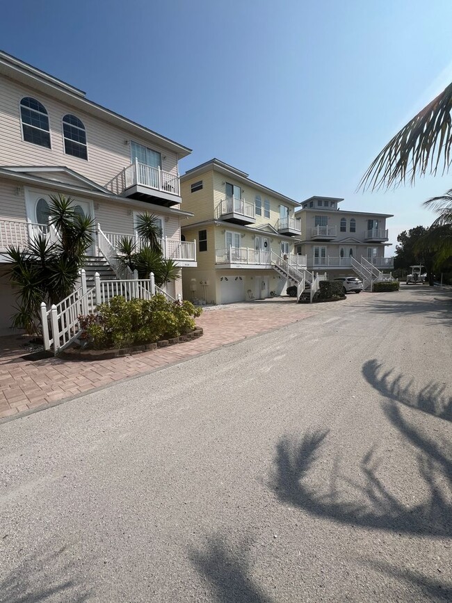 Building Photo - Live on a private island!- Bradenton, FL