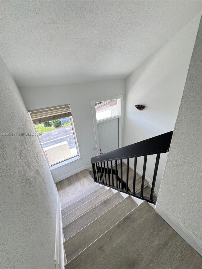 Building Photo - 622 NW 98th Ct