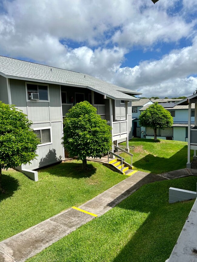 Building Photo - Updated 2Beds, 1Bath, 1Parking Stall TH wi...