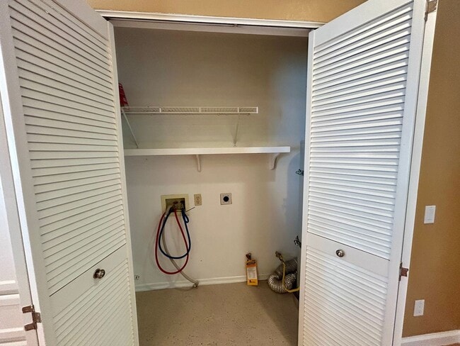 Building Photo - San Roque 3 Bedroom Townhouse - Available Late January