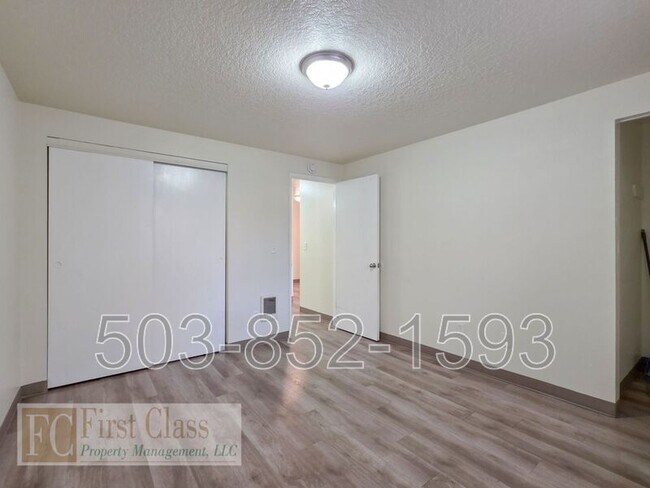 Building Photo - 20125 SW Tualatin Valley Hwy