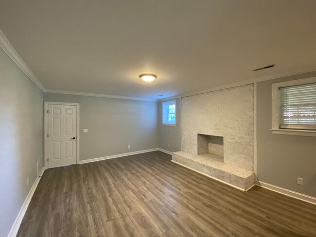 Building Photo - 1800 Curraghmore Rd