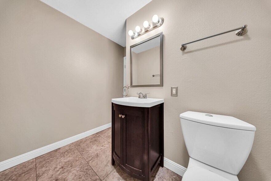 Building Photo - 4446 Seminole Way