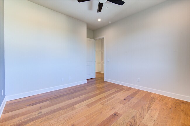 Building Photo - 820 Wakefield Dr