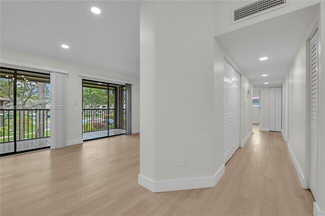 Building Photo - 10959 W Clairmont Cir