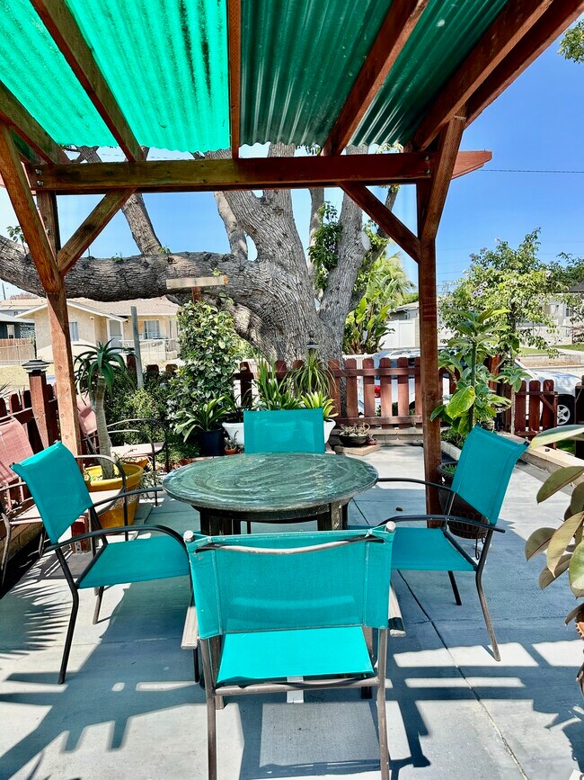 Building Photo - 2212 Gramercy Ave