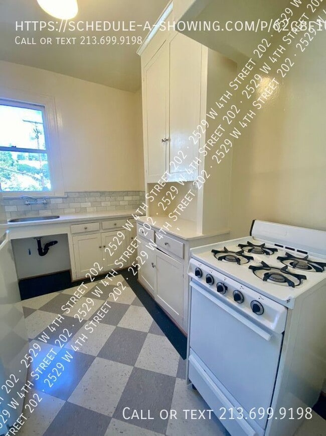 Building Photo - 2529 4th St