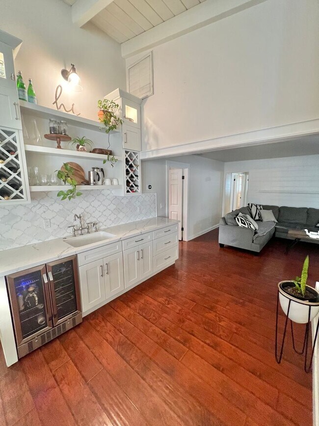 Building Photo - Spacious Remodeled Home Near El Dorado Park