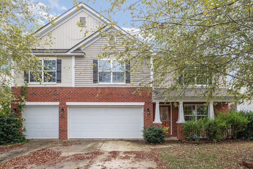 Primary Photo - 9702 Pond Vista Ct