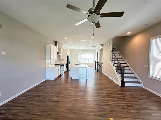Building Photo - 6550 Cortland Walk