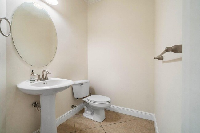 Building Photo - 8429 Cocoplum Sound Ln