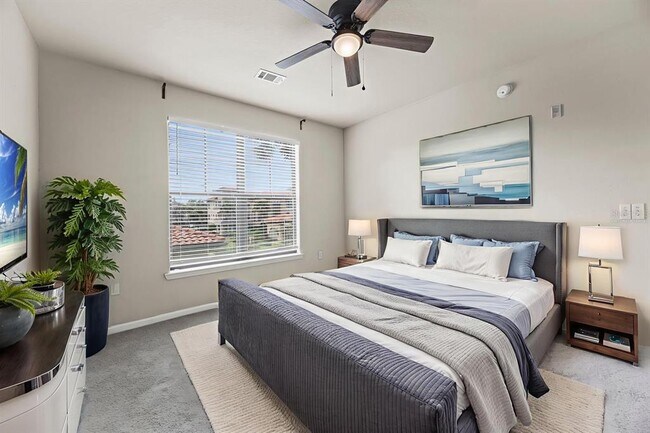 Building Photo - 903 Charo Pkwy