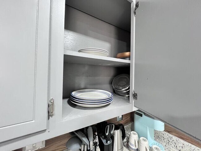 Building Photo - 3461 Southgate Trail SE