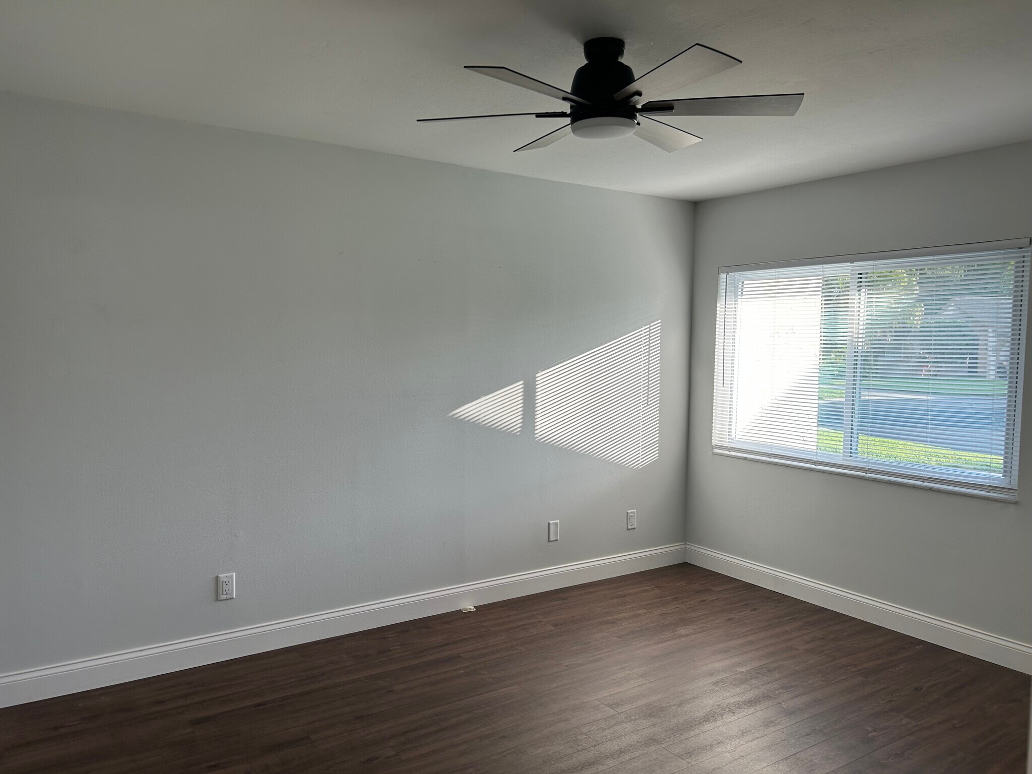 Building Photo - 2743 Sand Hollow Ct