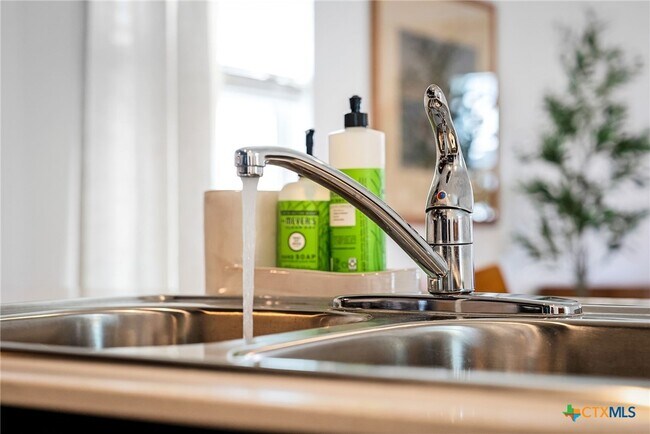 Building Photo - 175 Amber Gln