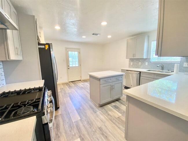 Building Photo - 4203 Breckenridge Dr