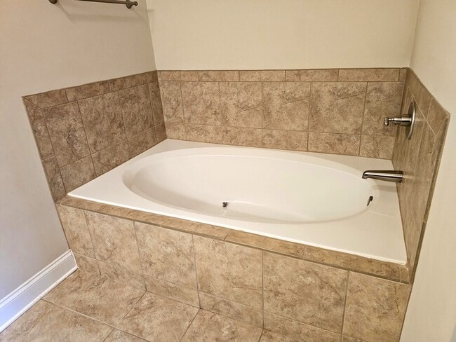 Building Photo - 10563 Naramore Ln